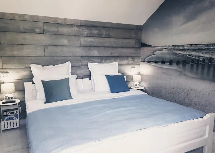 Blue Paradise * 科斯蒂内什蒂